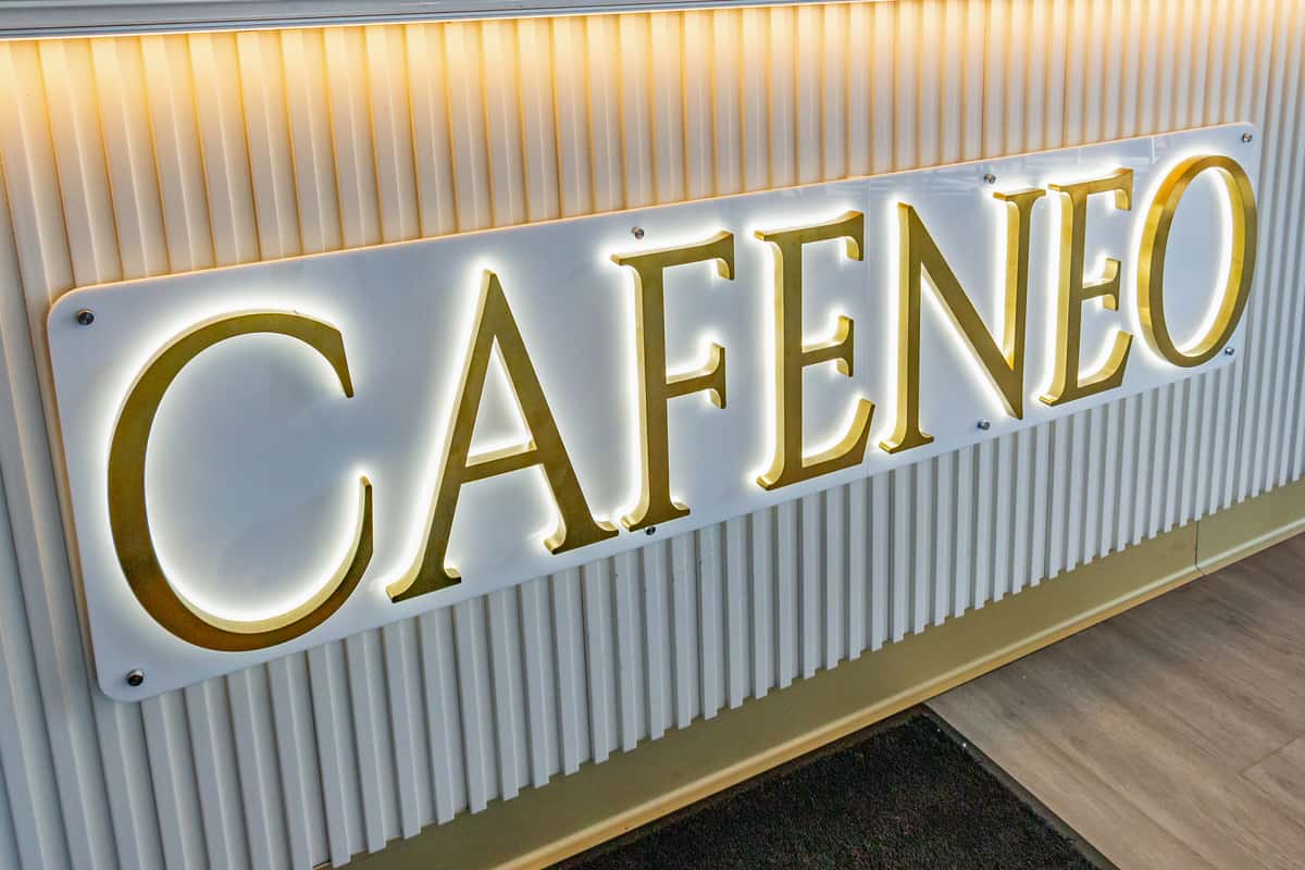 Cafeneo sign