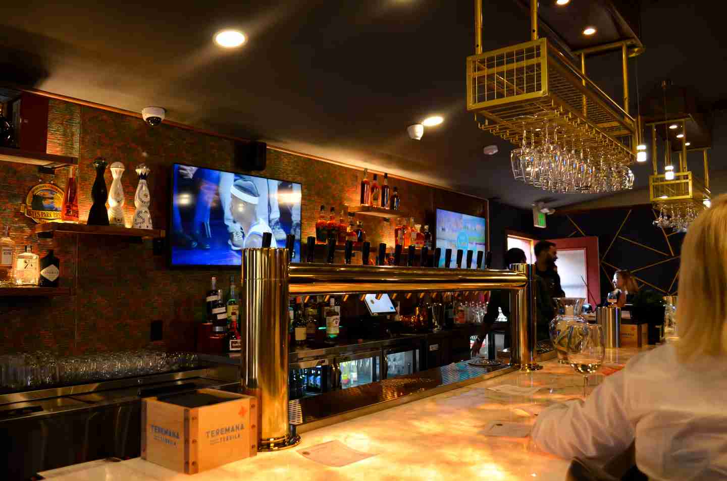 Bar photo 2