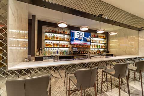 Bar photo 2