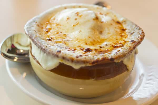 Soupe À L'oignon Gratinée