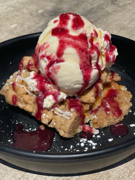 Mixed Berry Crumb Cake
