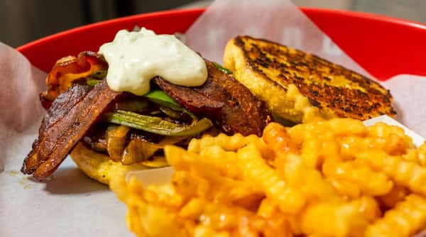 bacon-sandwich-fries_
