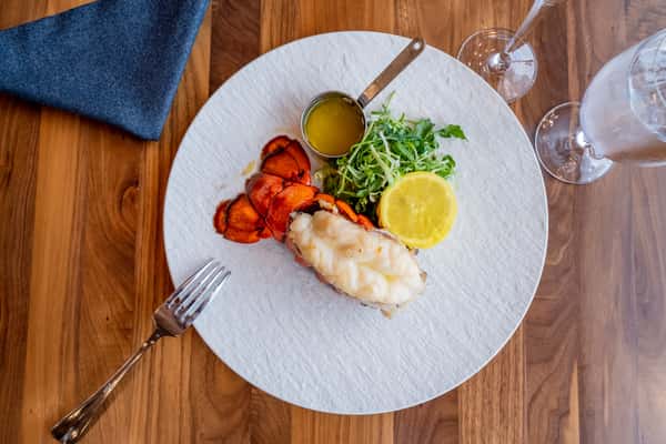 BROILED 8 OZ MAINE LOBSTER TAIL