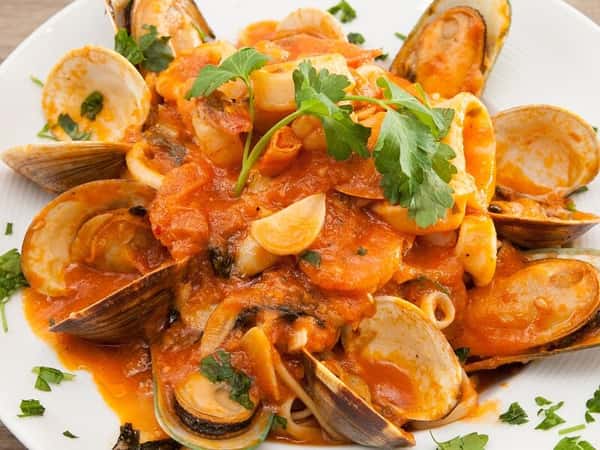 pasta with mussels and clams