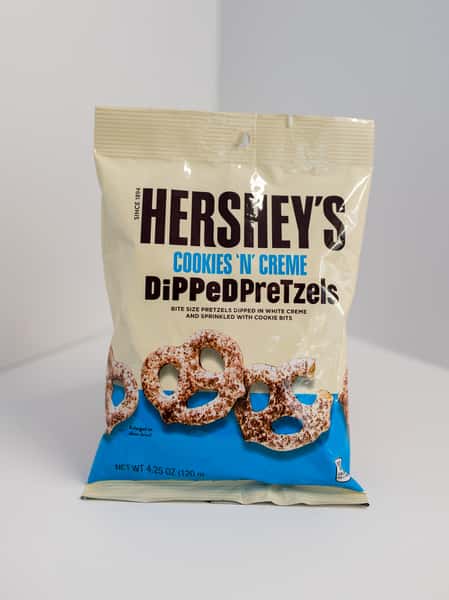 Hersheys Dipped Pretzels Cookies N Creme 4.25oz