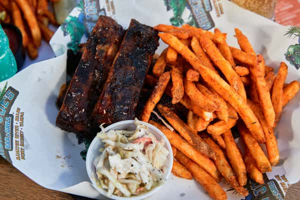 Strawberry-Guava Rib Basket