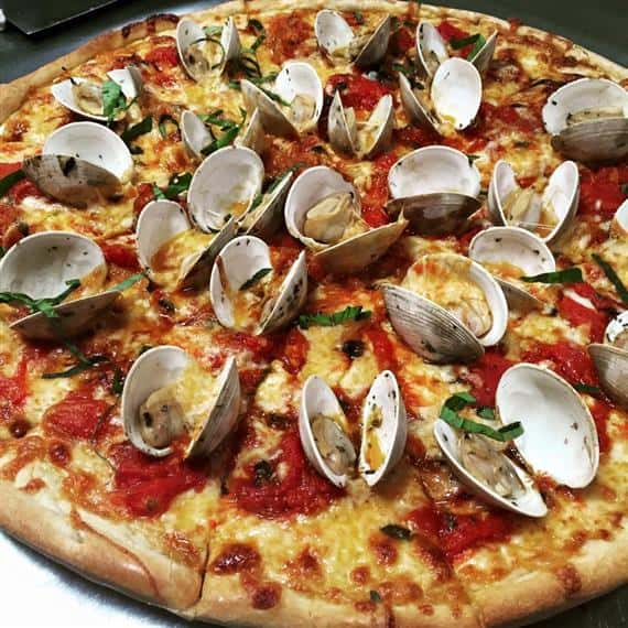 Pizza with clams.