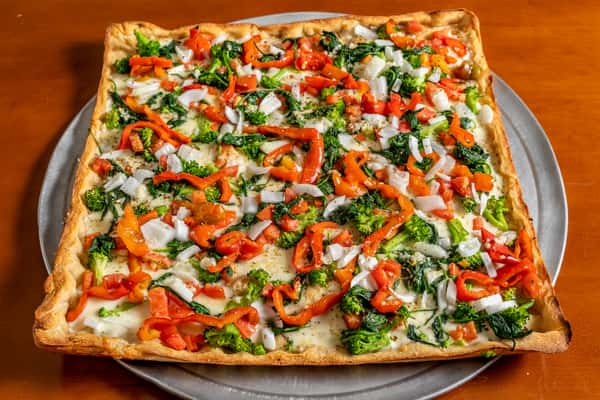 veggie white pizza