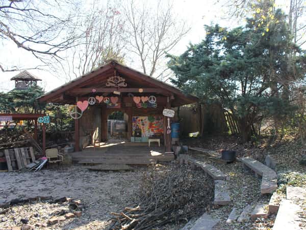Lake Claire & Land Trust Neighbors Candler Park Market Deli in