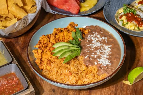 Breakfast Desayuno Plate (Huevos Con Chorizo)