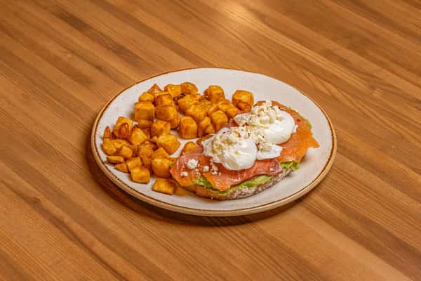 AVOCADO TOAST WITH SMOKED SALMON