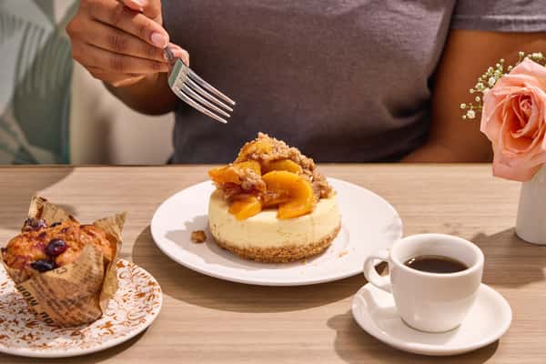 A comforting plate, something sweet, and nowhere you need to rush off to.
Consider this your Sunday reset. We’ll see you at Dawn.
#SundayAtDawn #DawnAMEatery #ComfortFood #ChicagoBrunch