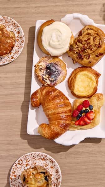 At Dawn, we offer toasty pastries, hot coffee, and a warm smile to start your day ☕️🥐. We’ll you in the morning. #dawnchi #dawnchicago #dawnameatery