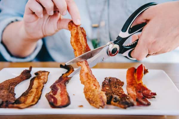 Cutting delicious bacon