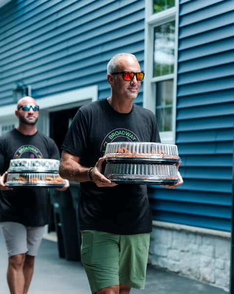 guys bringing in food