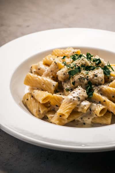 Rigatoni Cacio e Pepe