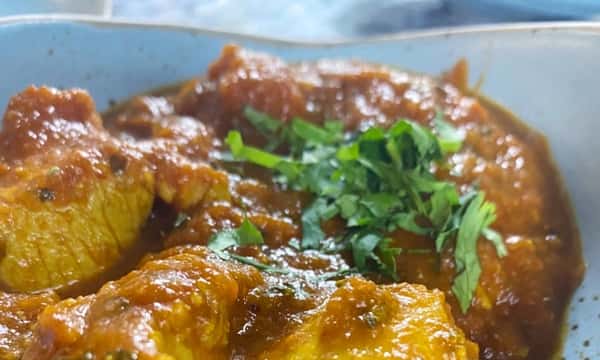 CHICKEN & POTATO VINDALOO