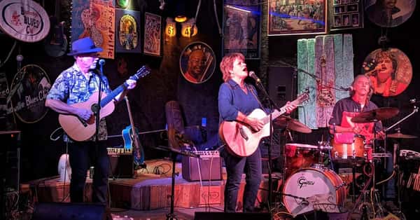 EG Kight & Band