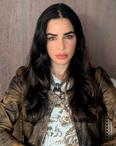 Ayesha Thapar