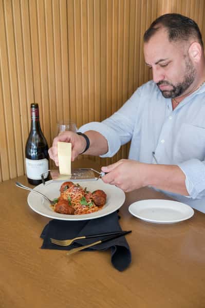 Guli's Spaghetti & Meatballs