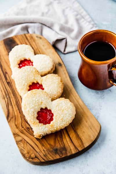 Linzer Heart Cookie (Strawberry)