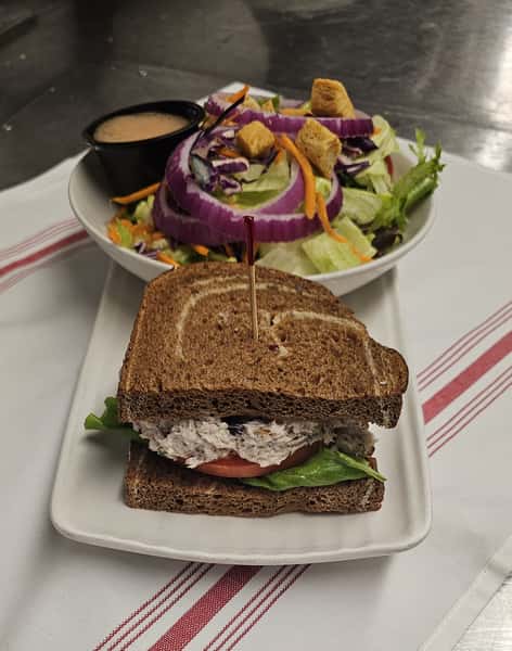1/2 Chicken Salad Sandwich & Salad Combo