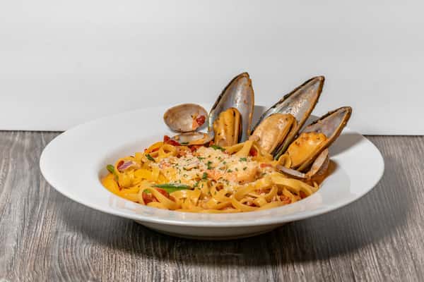 Cajun Seafood Fettuccini Pasta Menu Crab Fever San Diego