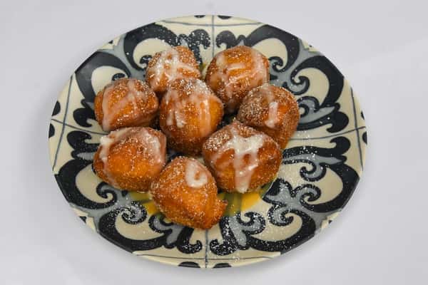 CINNAMON BUN BEIGNET