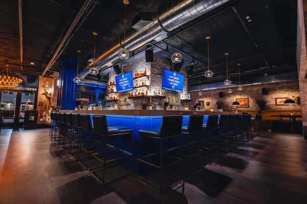 Wrap Around 360 Degree Bar