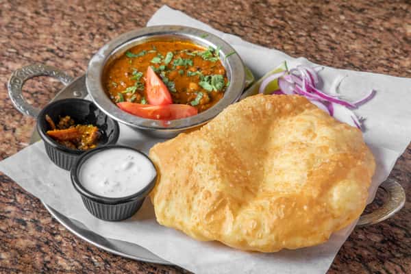 Chole Bathura