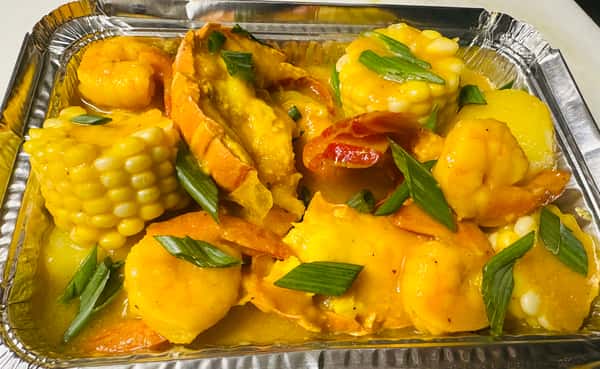 Curry Lobster & Shrimp w. Corn & Potatoes