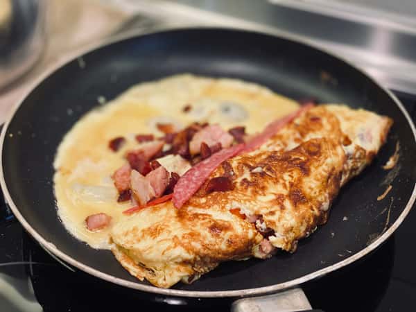 Meat Lovers Omelet with Cheese