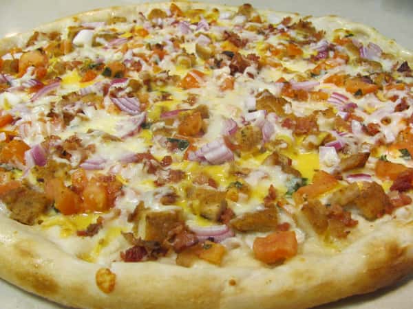 Chicken ranch pizza