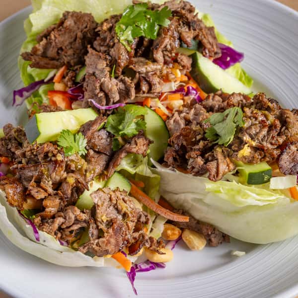 THAI BEEF LETTUCE CUPS