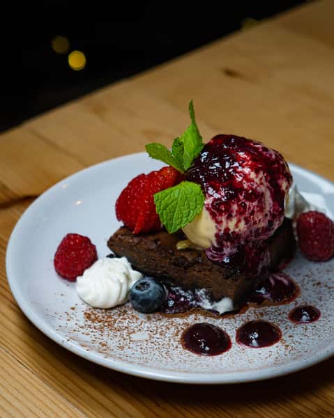 Chocolate Chip Brownie À La Mode
