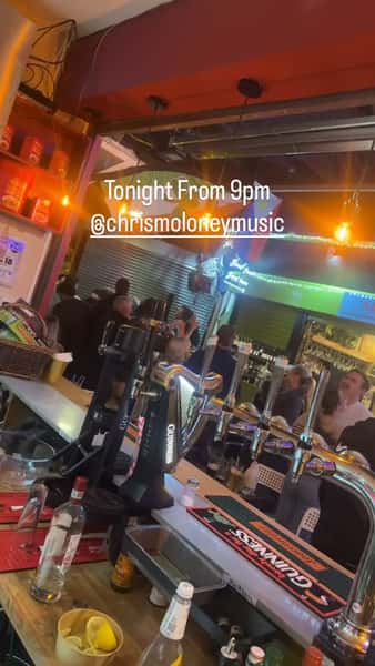 Live Music From 9 With @chrismoloneymusic #tooting #balham #london #livemusic