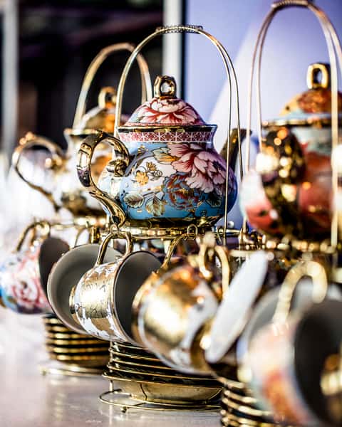 teapots with teacups