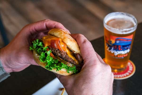 Lunch Burger & Beer!