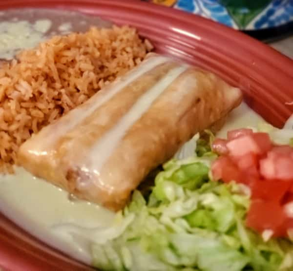 chimichanga-dinner-chicken-pollo-laredo-mexican-restaurant-mexican-restaurant-in-jesup-ga