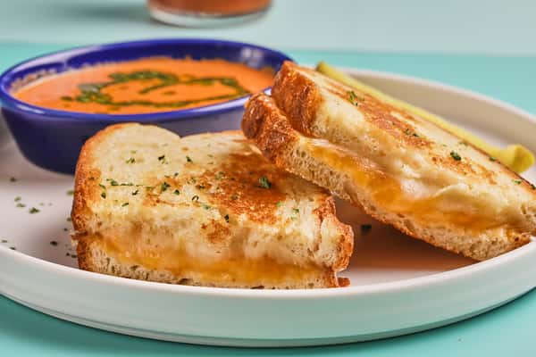 Grilled 3-Cheese & Fire Roasted Tomato Soup