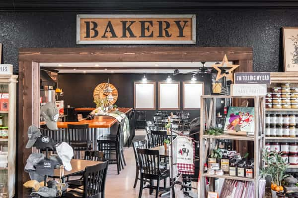 Cafe & Bakery