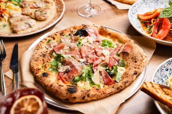 Woodfired Pizza at Bella Napoli in Schaumburg