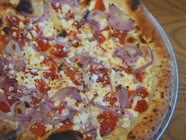 Roasted Red Pepper, Goat Cheese & Red Onion