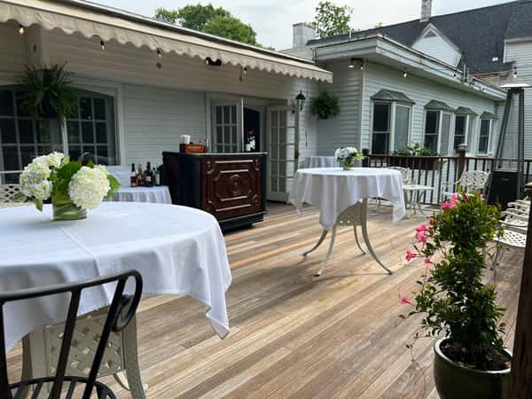 Veranda Party Deck