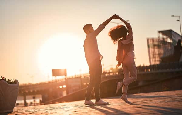 couple dancing