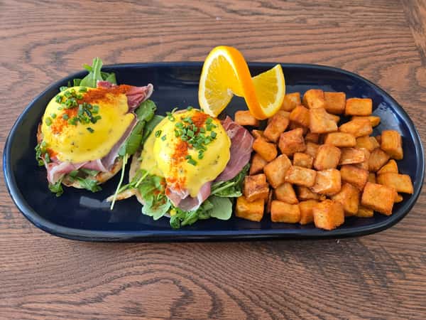 Fig and Prosciutto Benedict