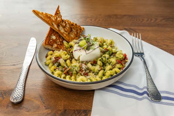 Creamy Pesto Pasta