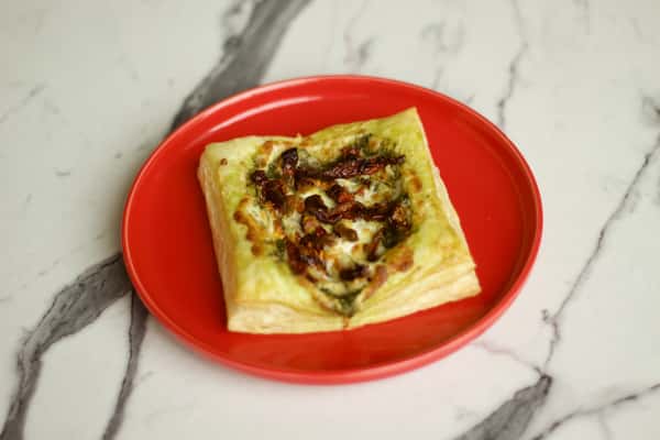 Pesto Sundried Tomato Puff