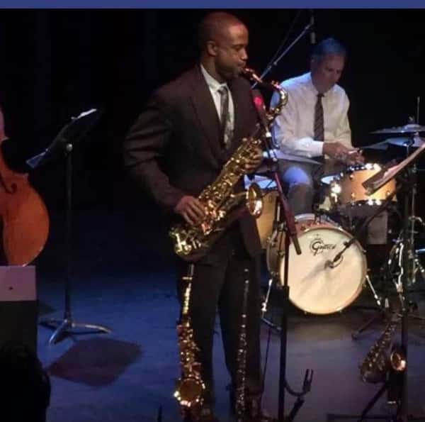 Got Sunday plans? How bout joining us for brunch featuring live music featuring Rod Brown and friends? #florencesc #downtownflorencesc #sundayfunday