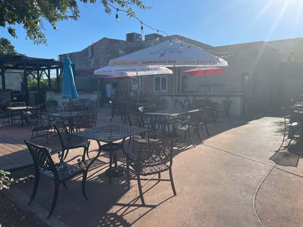 We love this "Tell us about it Tuesday" from Ruthie because it's a great reminder about our pup-friendly patio! 

"Great bbq! Amazing sides! Lovely, shady dog-friendly courtyard. Fabulous, friendly staff!"